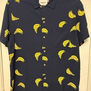 Navy Goodfellow and Company
Men’s Medium Button Down Shirt
NWOT